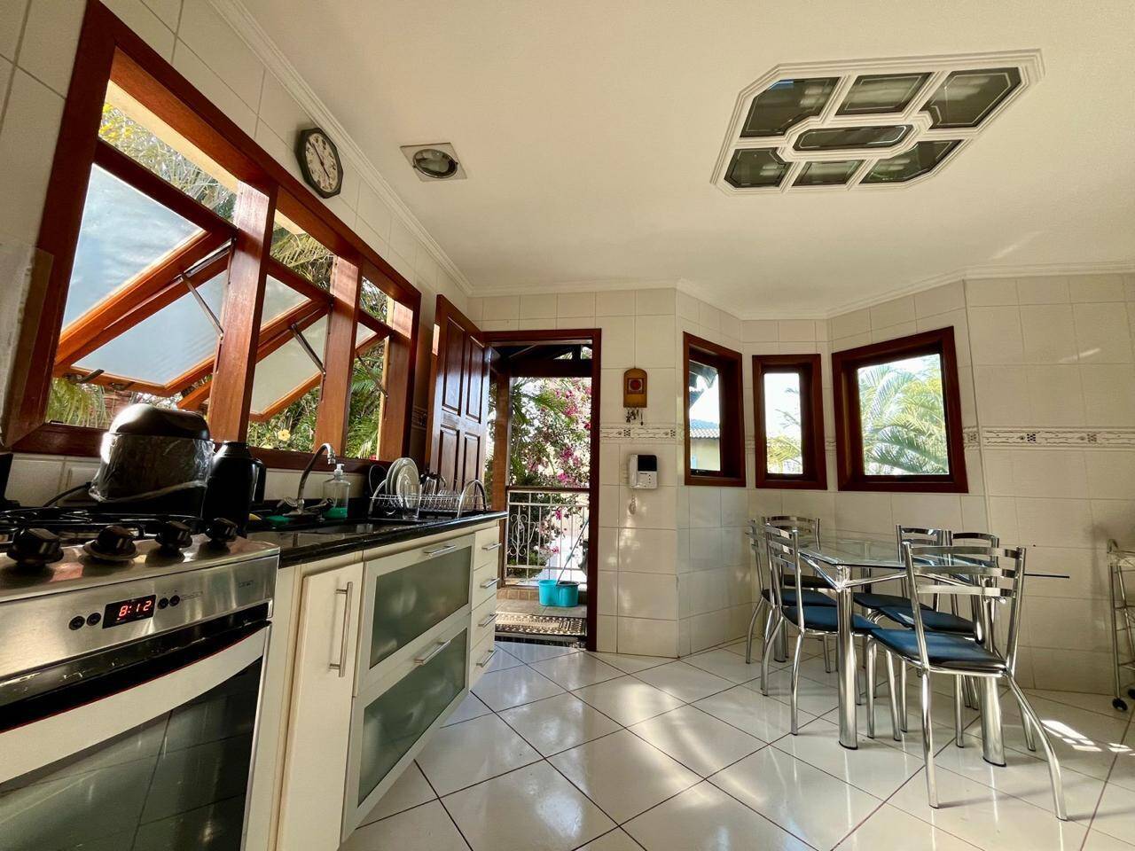 Casa, 4 quartos, 240 m² - Foto 25