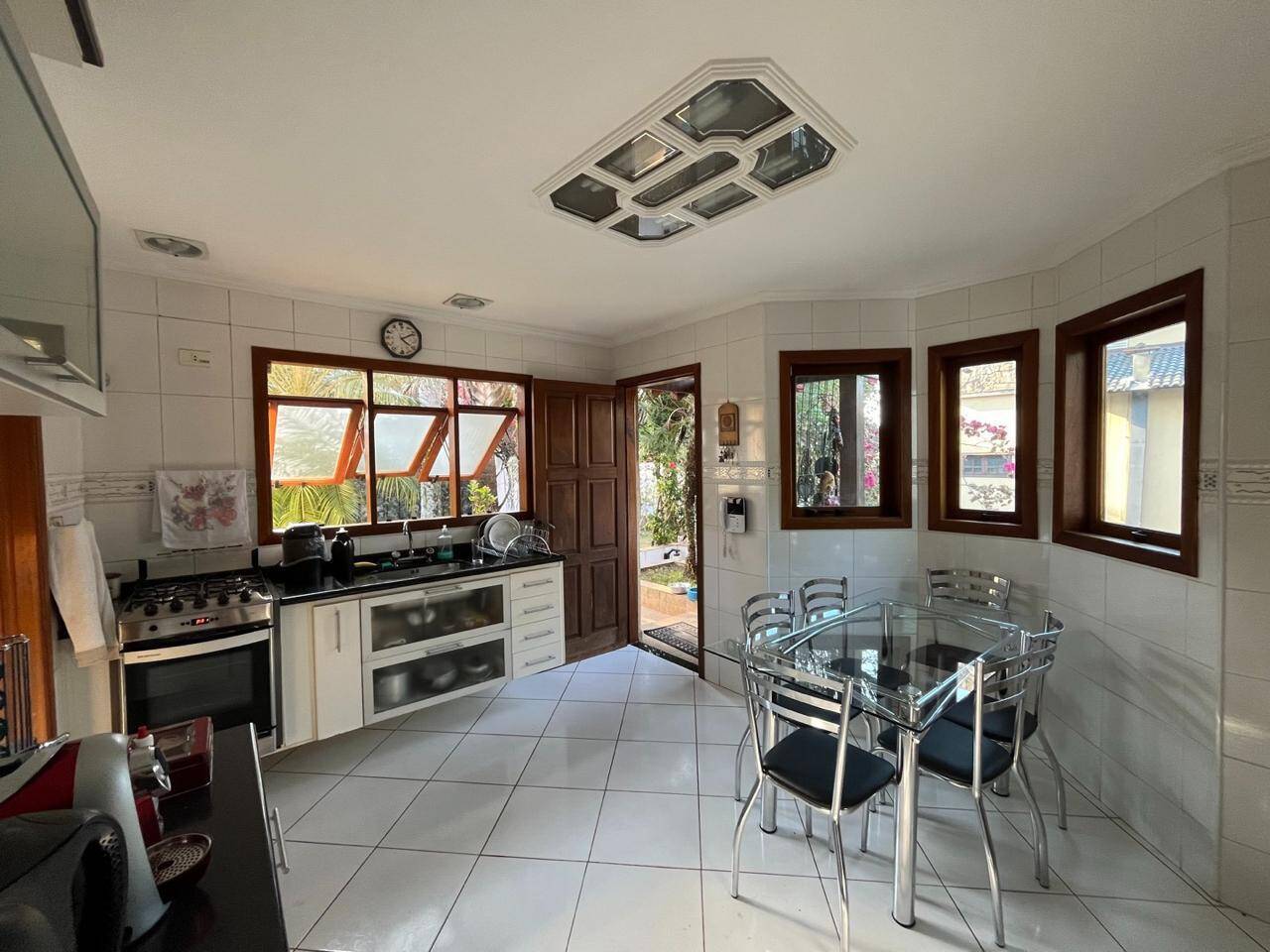 Casa, 4 quartos, 240 m² - Foto 26