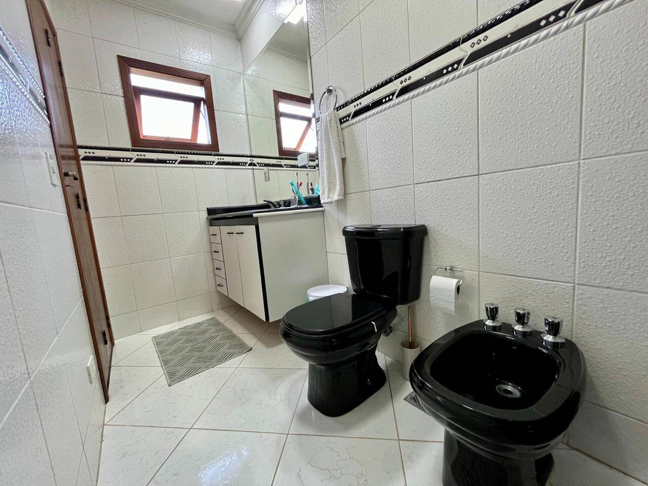 Casa, 4 quartos, 240 m² - Foto 41