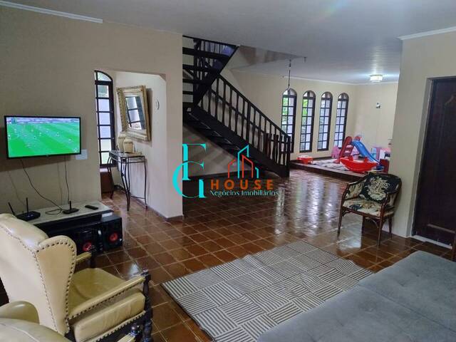 Casa para Venda em Embu-Guaçu - 5