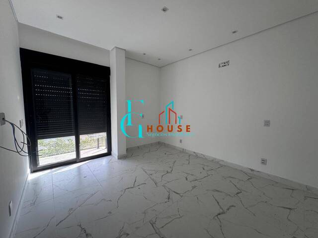 #322 - Casa para Venda em Santana de Parnaíba - SP - 3
