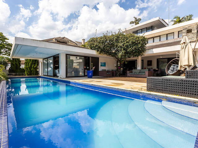 #124T - Casa alto padrão para Venda em Santana de Parnaíba - SP - 1