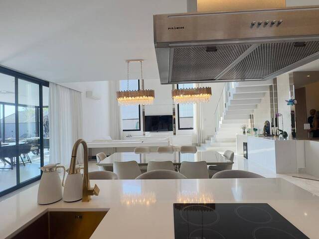 #325 - Casa para Venda em Santana de Parnaíba - SP