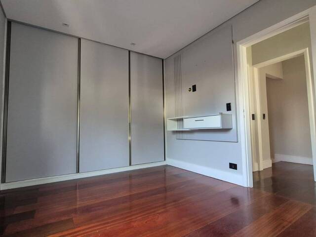 Casa para Venda em Santana de Parnaíba - 5