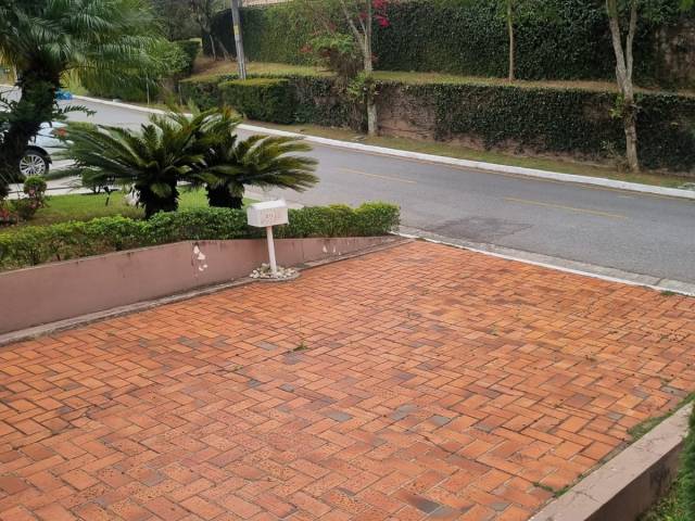 Casa para Venda em Santana de Parnaíba - 2