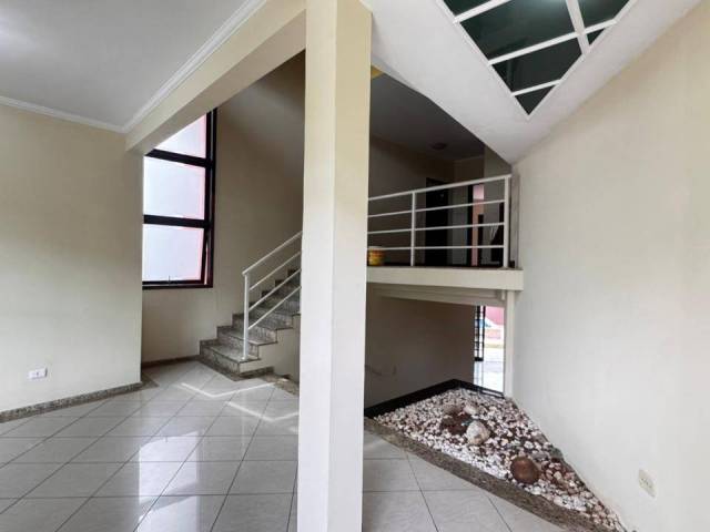 Casa para Locação em Santana de Parnaíba - 5