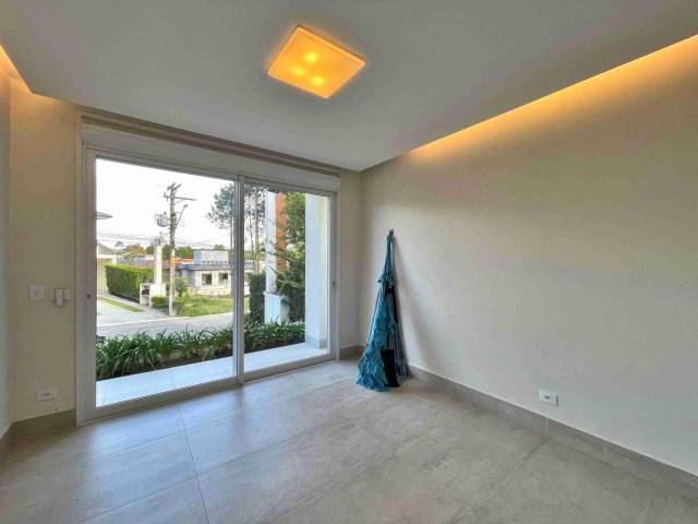 Casa para Venda em Santana de Parnaíba - 4