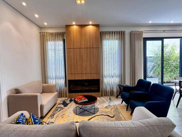 Casa para Venda em Santana de Parnaíba - 3