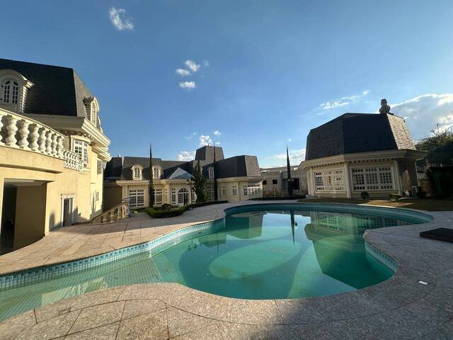 Casa para Venda em Santana de Parnaíba - 4