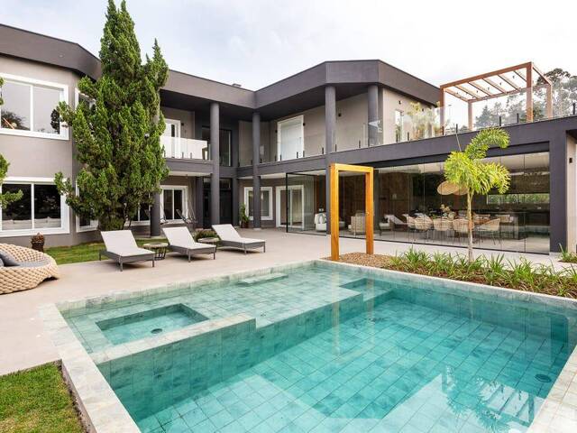 #653 - Casa para Venda em Barueri - SP