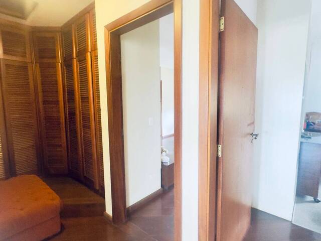 Casa para Venda em Santana de Parnaíba - 5