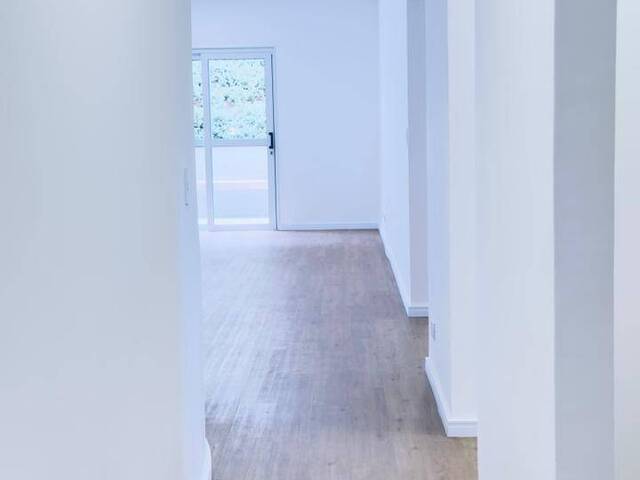 Casa para Venda em Santana de Parnaíba - 3