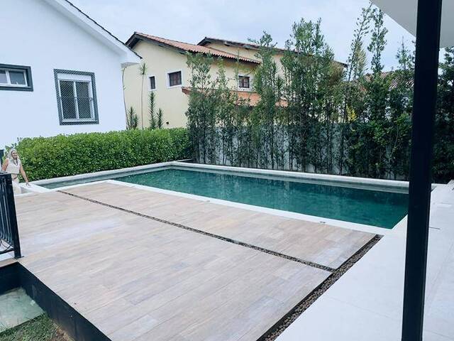 Casa para Venda em Santana de Parnaíba - 2