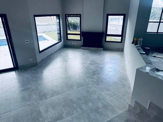 Casa para Venda em Santana de Parnaíba - 2