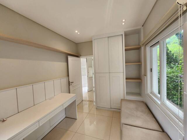 Casa para Venda em Santana de Parnaíba - 5