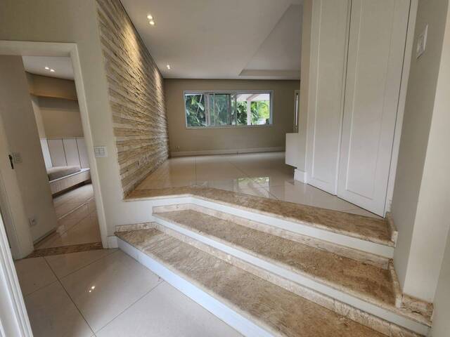 Casa para Venda em Santana de Parnaíba - 3