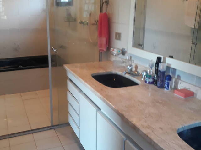 #671 - Casa para Venda em Santana de Parnaíba - SP