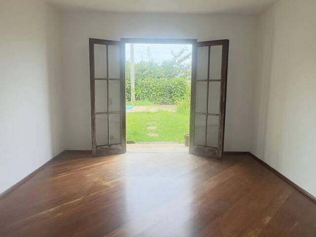 #672 - Casa para Venda em Santana de Parnaíba - SP