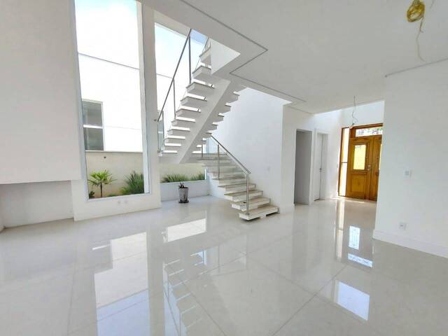 Casa para Venda em Santana de Parnaíba - 2
