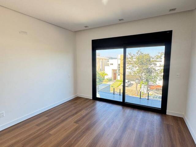 Casa para Venda em Santana de Parnaíba - 4