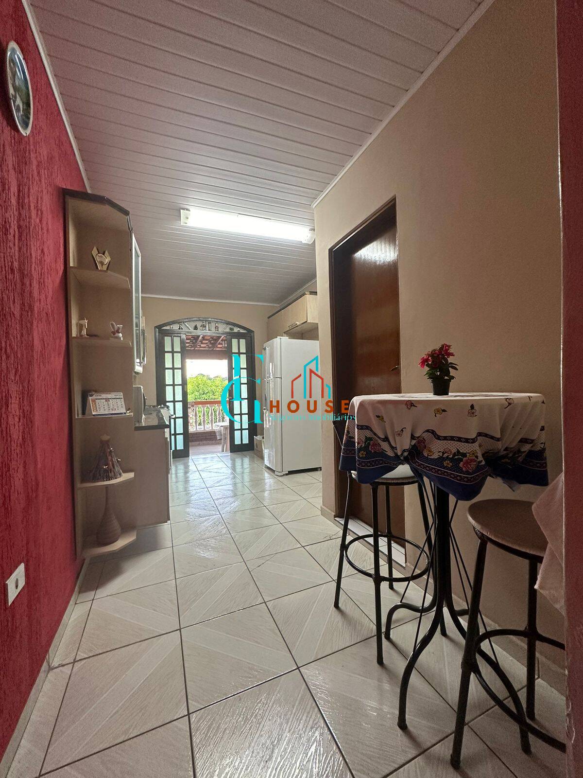 Casa à venda com 3 quartos, 196m² - Foto 5