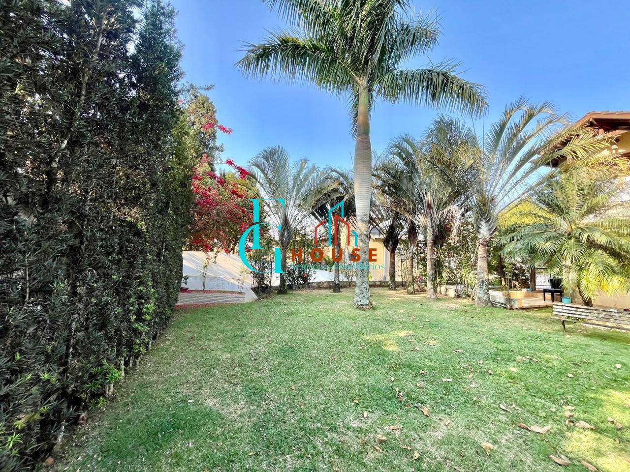 Casa, 4 quartos, 240 m² - Foto 4